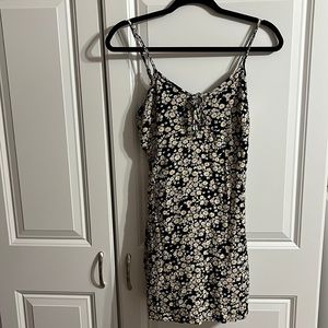 Hollister floral dress (Size: XSmall)